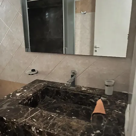 Metauria 지오이아 타우로